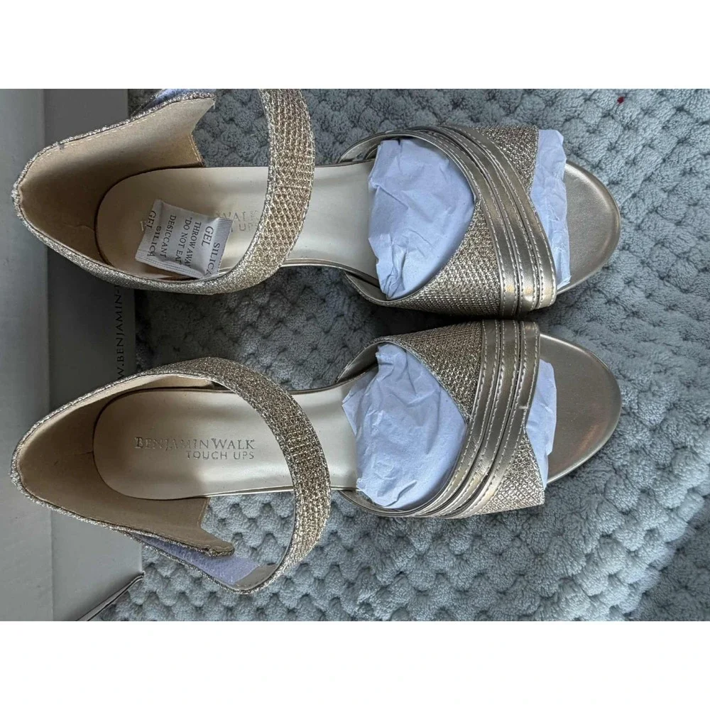 Touch Ups Women's Foster Heeled‎ Sandal Champagne Size 6.5M